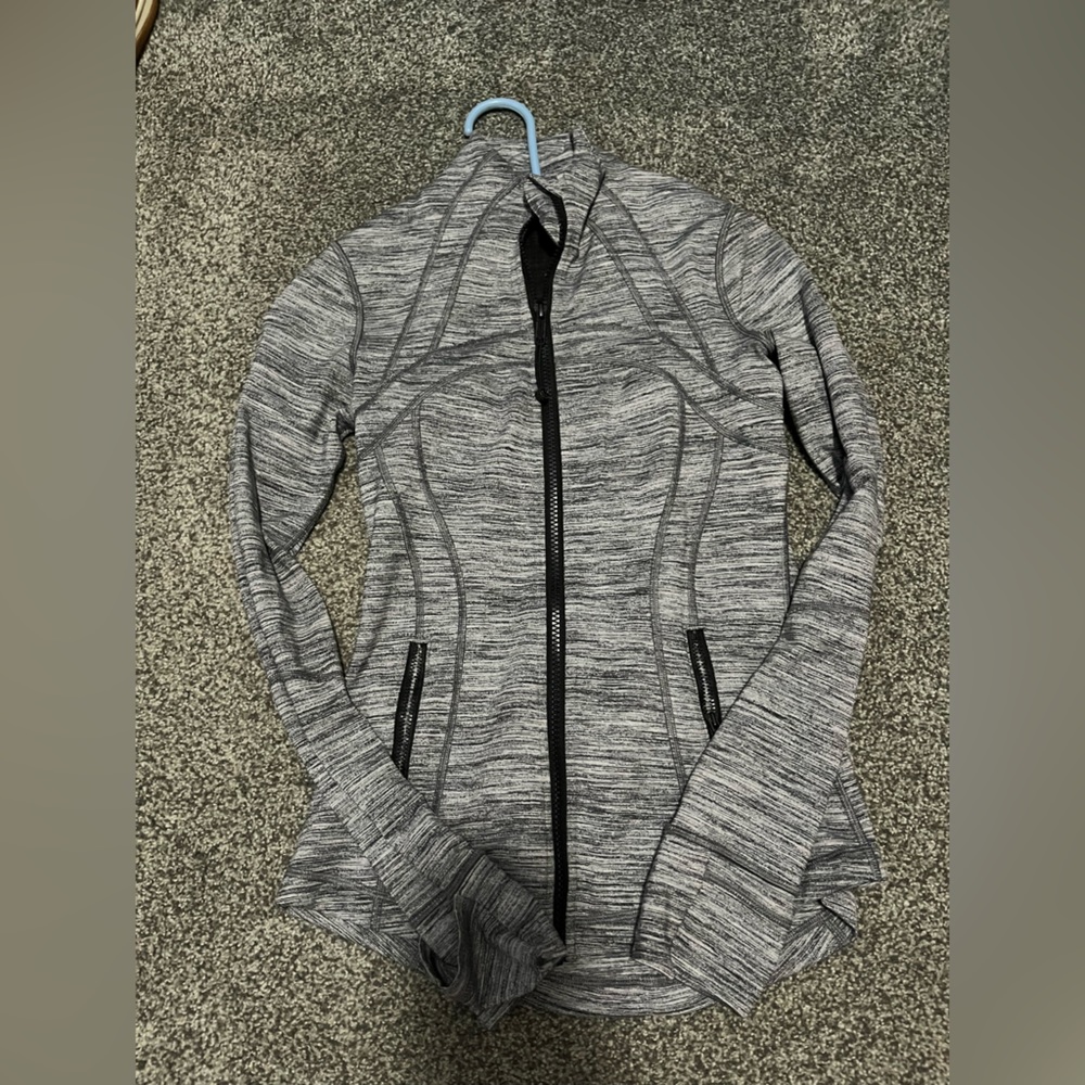 FLASH SALE lululemon define jacket size 4